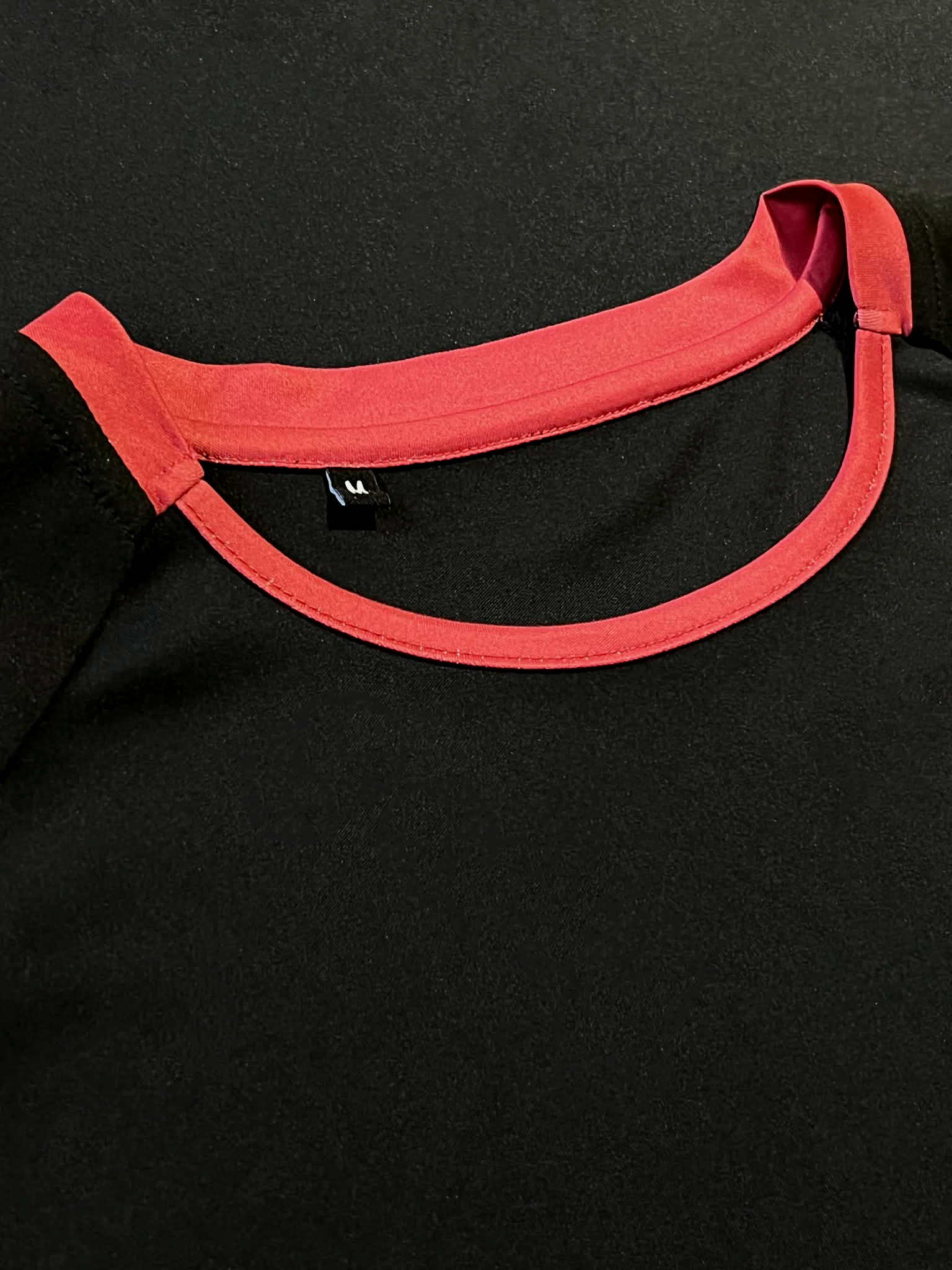 COLLAR_BLACK_RED.png