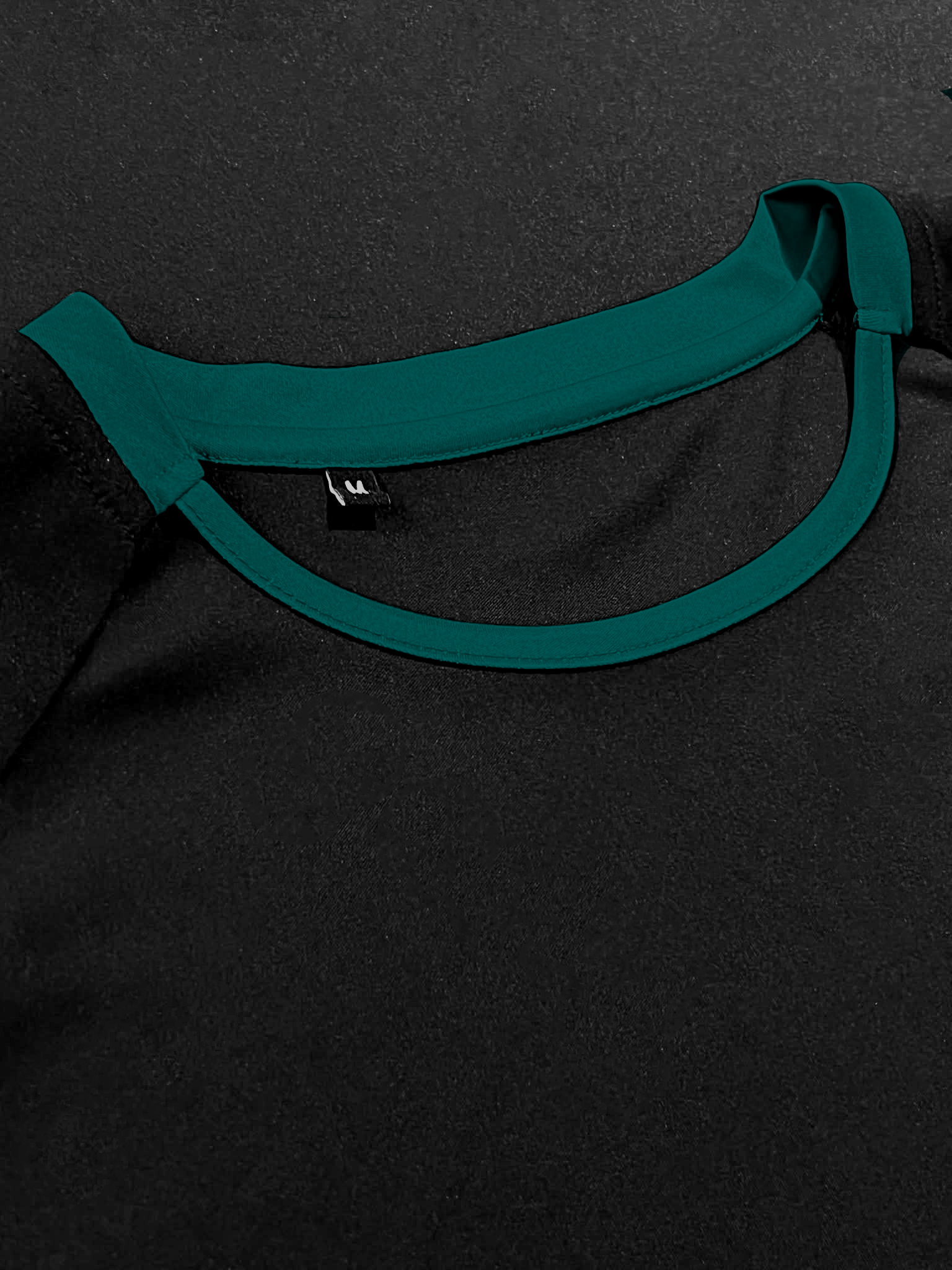 COLLAR_BLACK_bottle_green_1.png