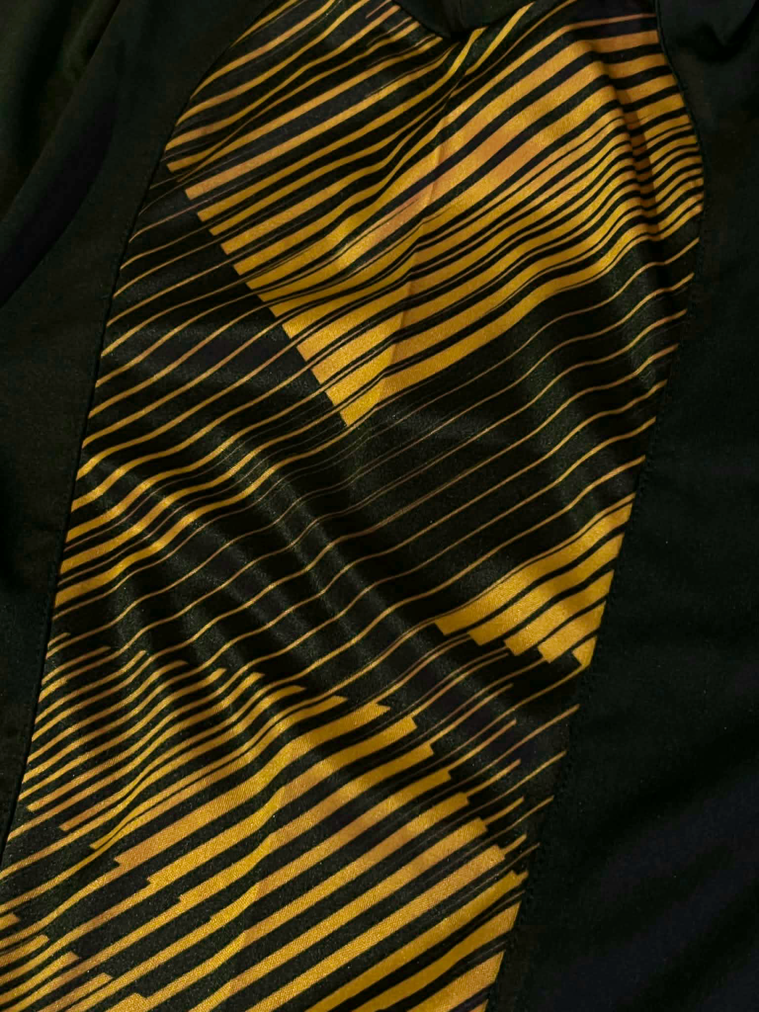 FABRIC_BLACK_AMBER.png